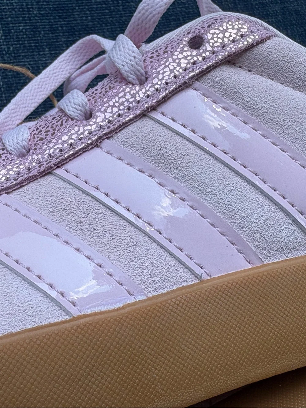 Adidas girl’s soft Pink with shimmering pink Sneakers youth 4.5, women’s 5.5